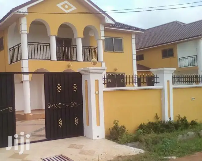 5bdrm House in Bronko Housing, Accra Metropolitan for sale