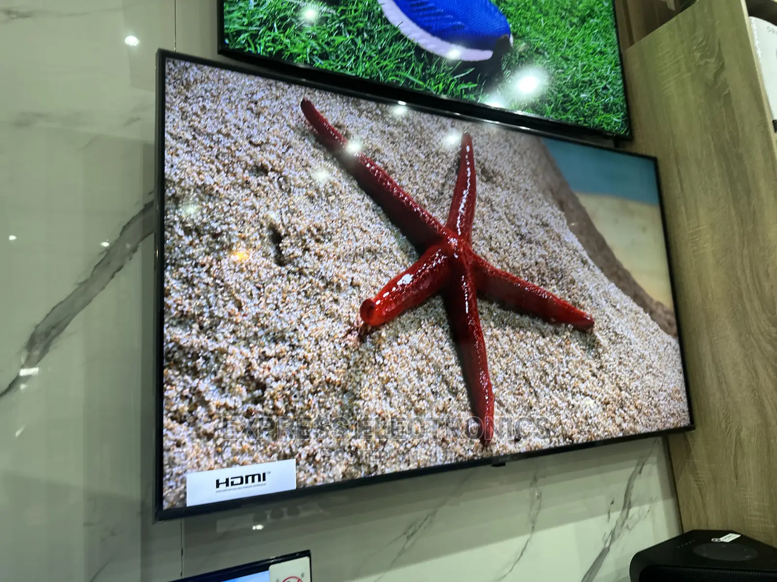 50”UHD Smart Samsung Au8000 Tv  Glossy Slim Black