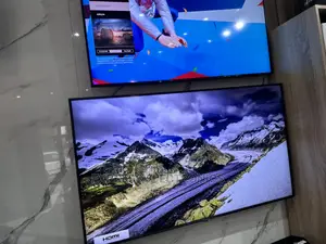 2023 Model Samsung UHD Smart 50”Cu7172 Tv 
