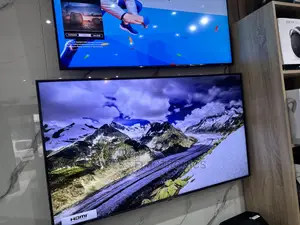 43”Cu7172 UHD Smart Samsung Smart Glossy Screen