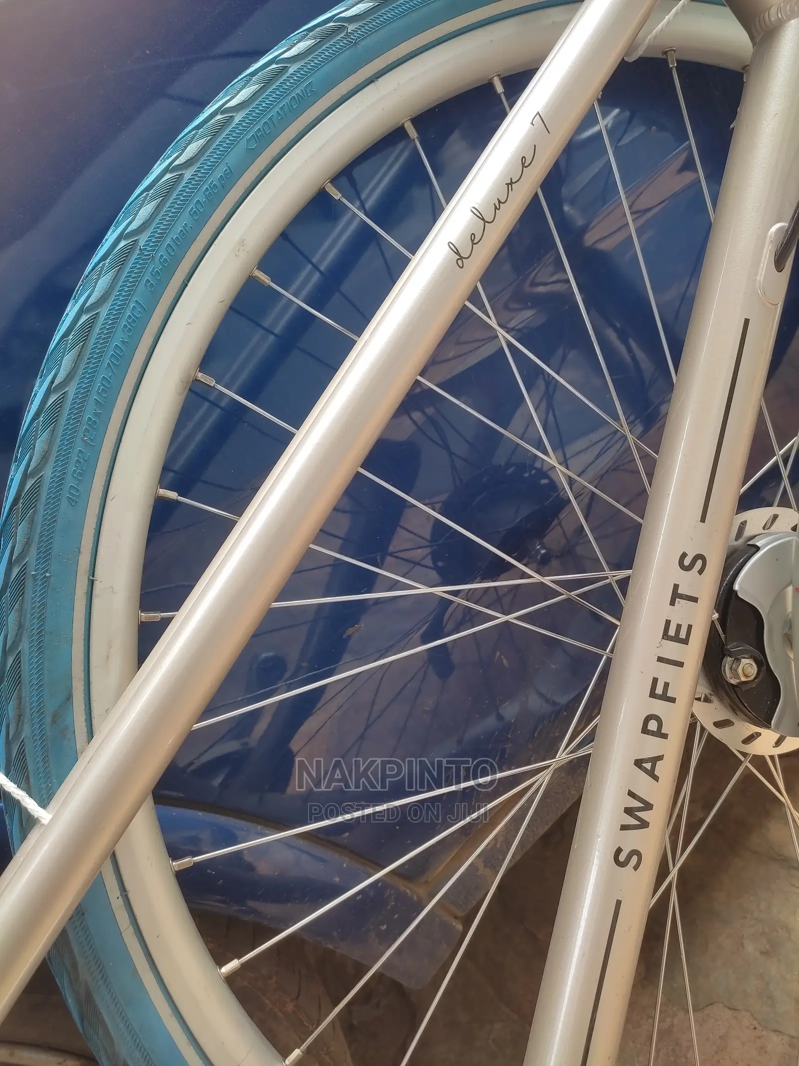 Swapfiets Deluxe 7 Cyclist Bicycle