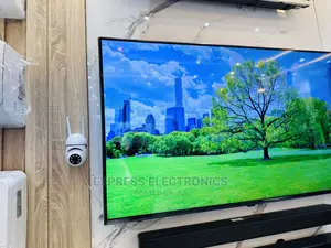 Lovely  Sleek Samsung Au7172 UHD Smart 50”