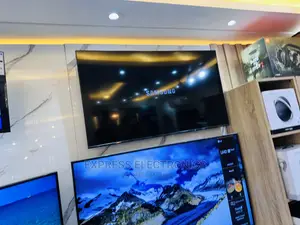 Crisper Dialogue UHD Display Samsung 55au7092 Tv 