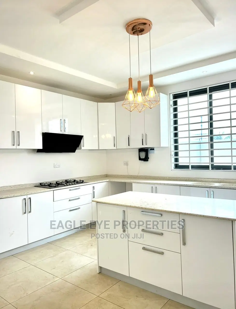 4bdrm House in East Legon for sale