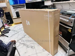 Crisper Dialogue Samsung UHD Smart 75”Cu7172 Tv 