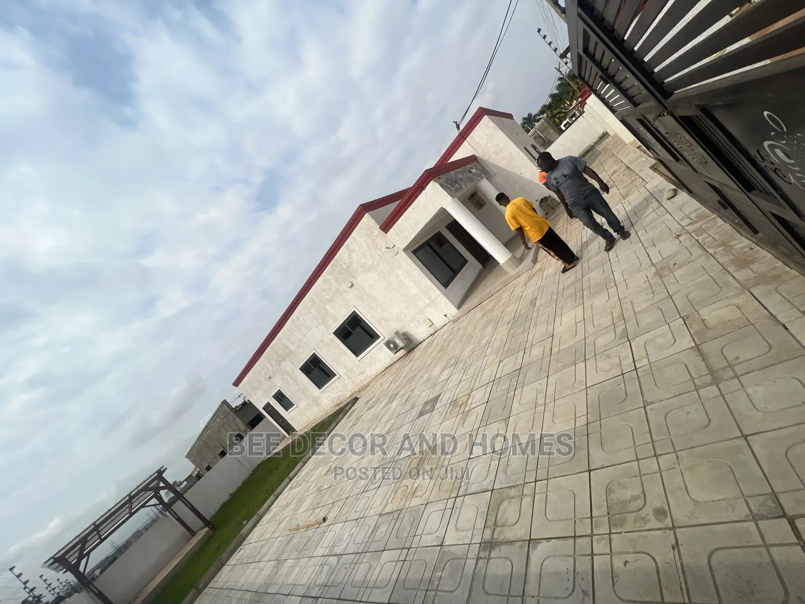 3bdrm House in Bee Decor And Homes, Adenta for sale