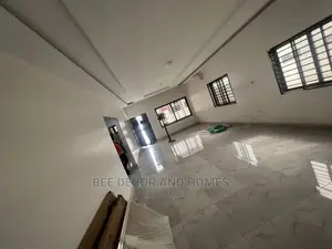 3bdrm House in Bee Decor And Homes, Adenta for sale