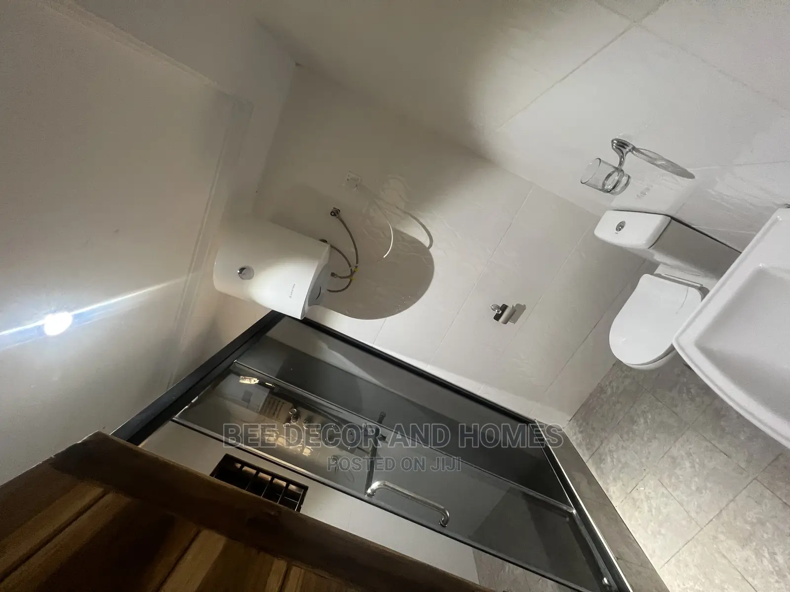 3bdrm House in Bee Decor And Homes, Adenta for sale