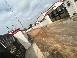 3bdrm House in Bee Decor And Homes, Adenta for sale