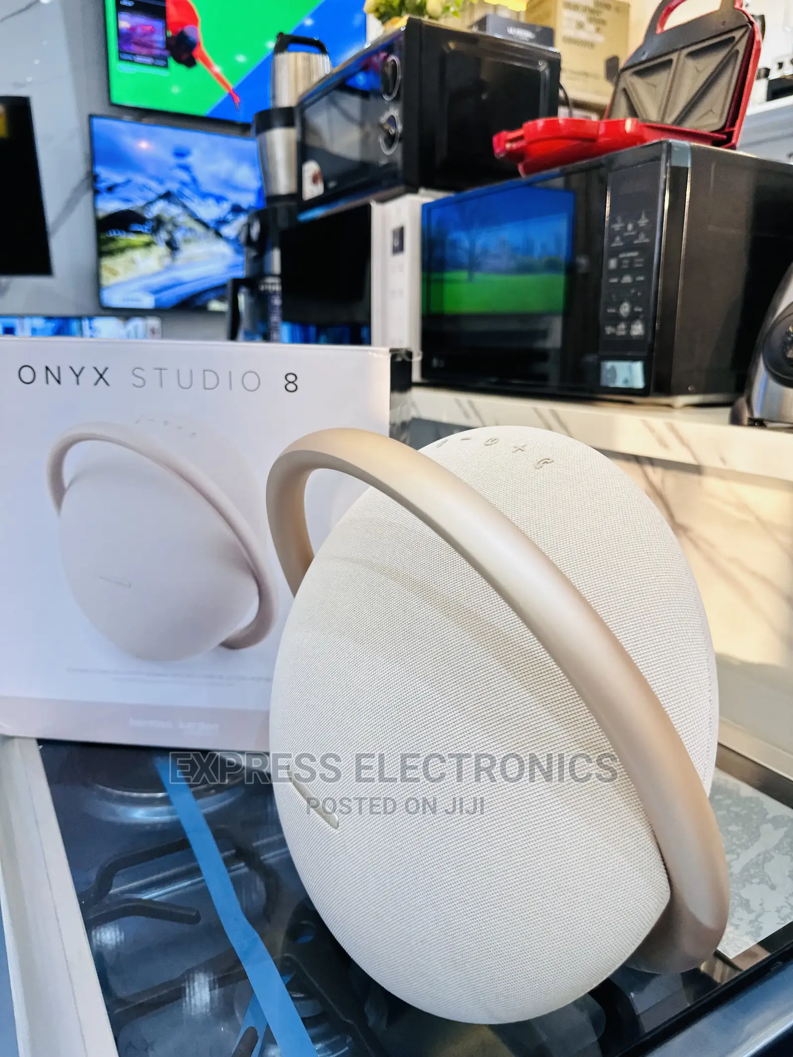 Crisper Sounds Quality Onyx 8 Studio Bluetooth Speaker