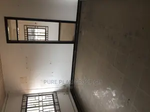 10bdrm Mansion in Kokomlemle for sale