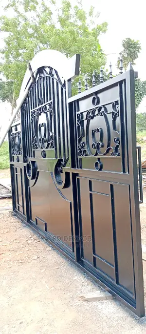 Jr's Metal Gate