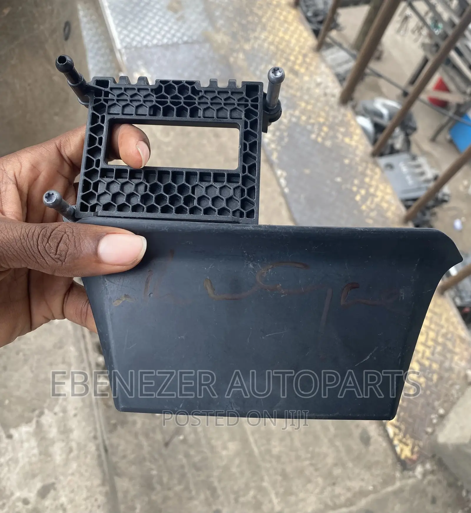 Honda CR-V 2017 Radar Sensor Cover