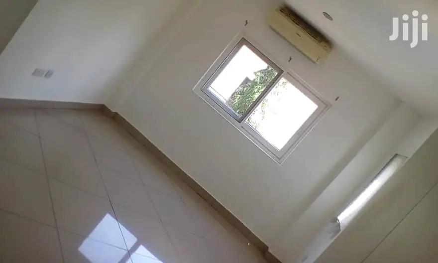 2bdrm Apartment in Bronko Housing, Cantonments for rent