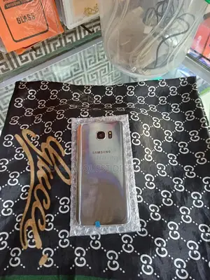 New Samsung Galaxy S7 edge 32 GB Silver