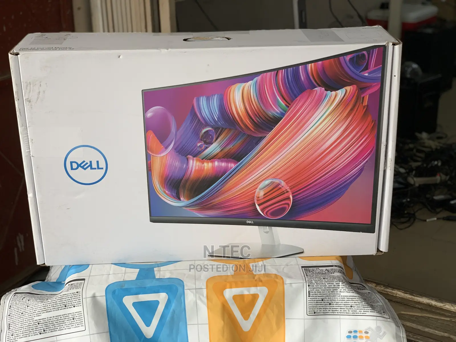 Dell 32 Curved Edgeless Monitor