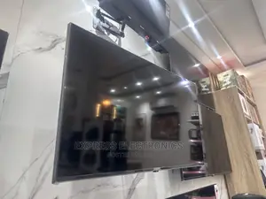 Tremendous Work Samsung UHD Smart 55”Au7022