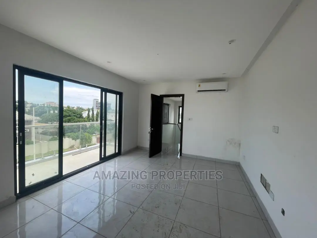 5bdrm House in Airport Residential Area for sale