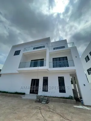 5bdrm House in Airport Residential Area for sale