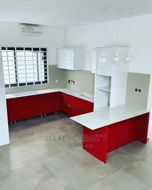 5bdrm House in Seekers Realty, Sakumono for sale