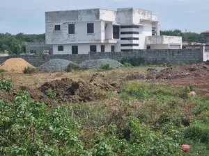4 Plots of Registered Land at Celebrity Estate Sakumono.