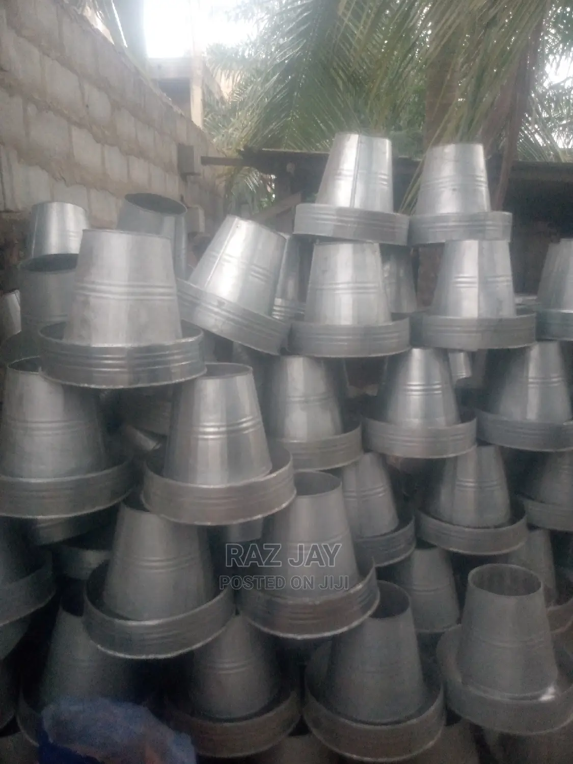 18kg Pure Galvanized Poultry Feeders Are Available