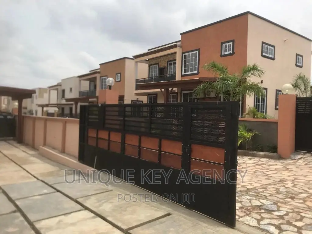 3bdrm House in Unique Agency, Airport Residential Area for sale