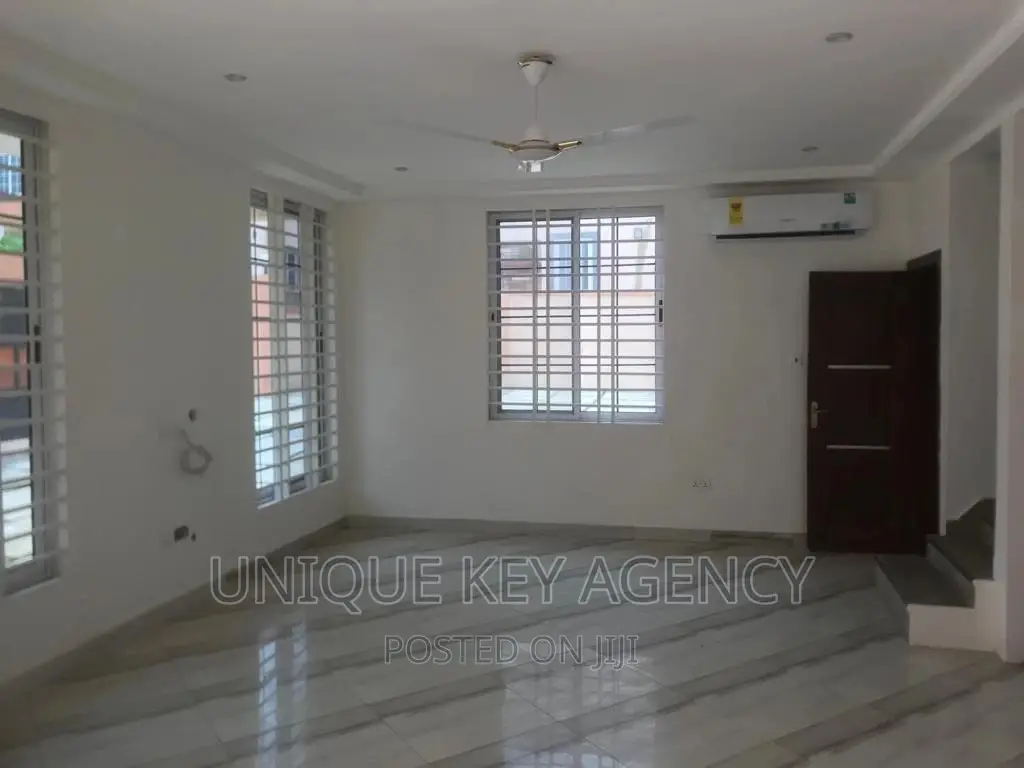 3bdrm House in Unique Agency, Airport Residential Area for sale