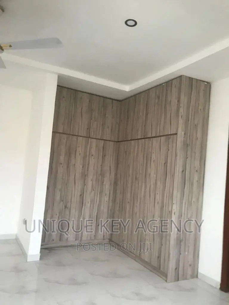 3bdrm House in Unique Agency, Airport Residential Area for sale