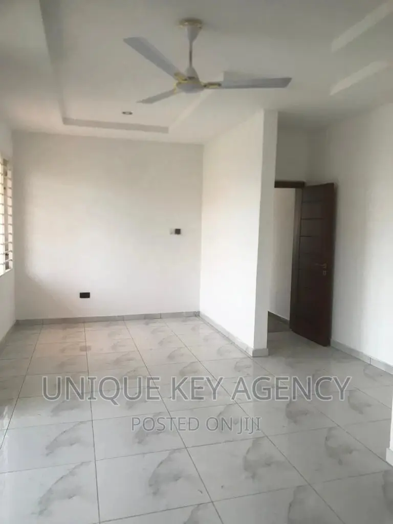 3bdrm House in Unique Agency, Airport Residential Area for sale