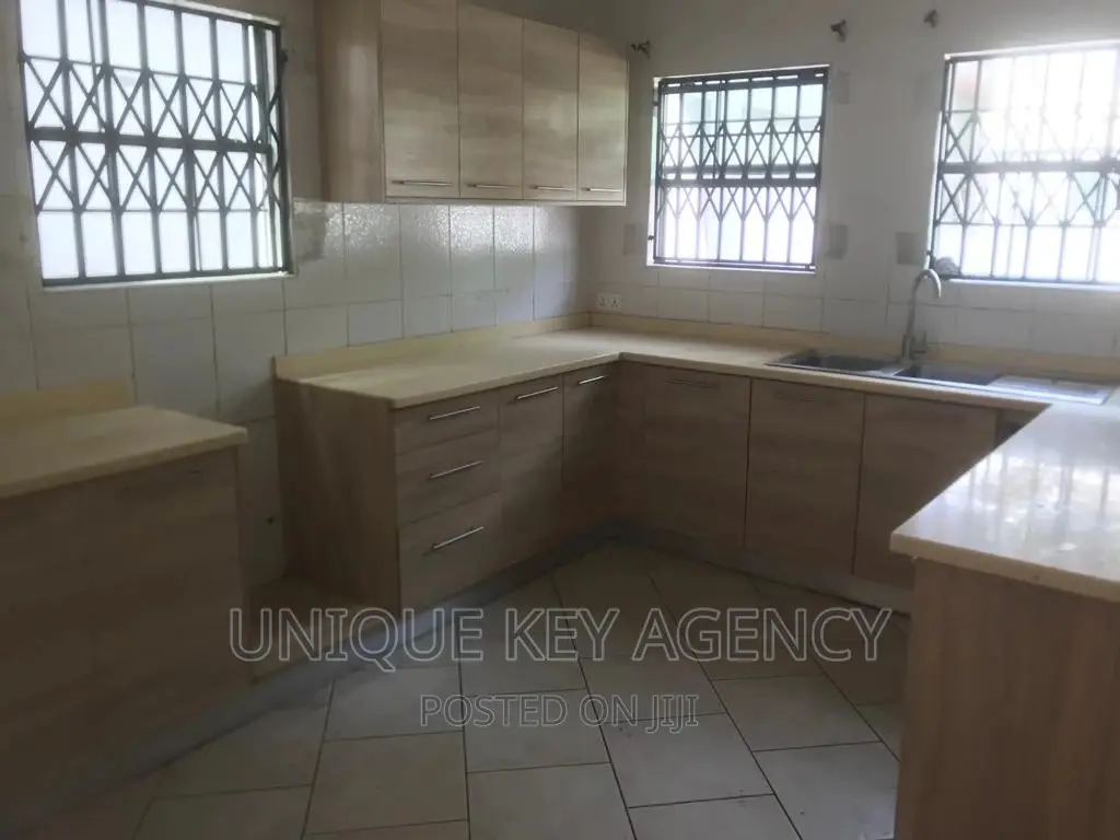 4bdrm House in Unique Agency, Manet Court for rent