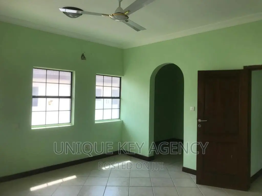 4bdrm House in Unique Agency, Manet Court for rent