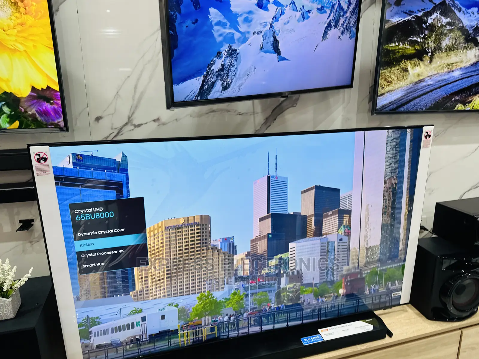 Creative Display 2022 Model Samsung UHD Ua65”Bu8000 Tv 