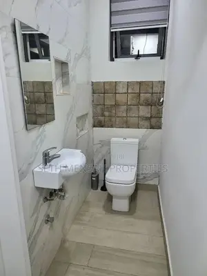 3bdrm Townhouse/Terrace in Skm, Teshie for sale