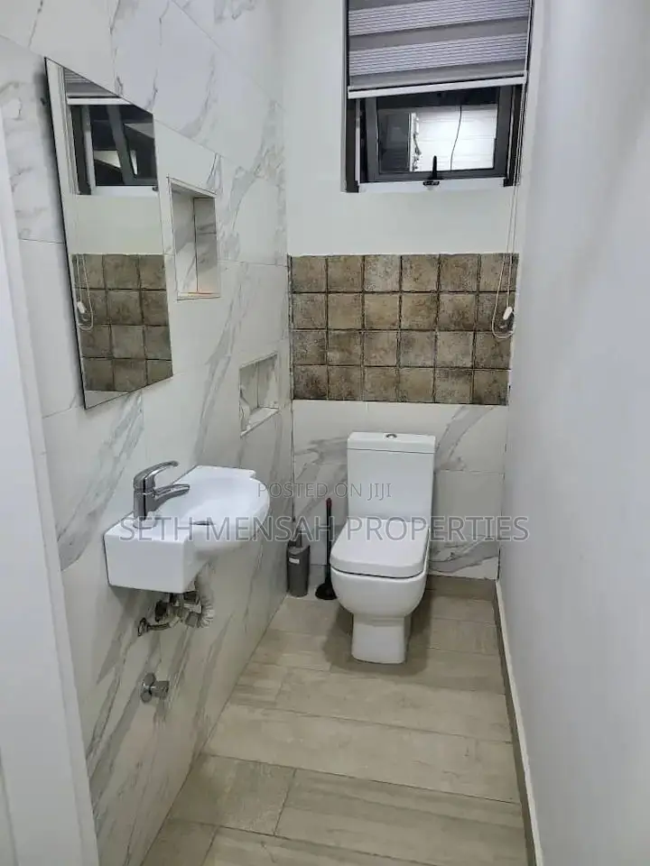 3bdrm Townhouse/Terrace in Skm, Teshie for sale