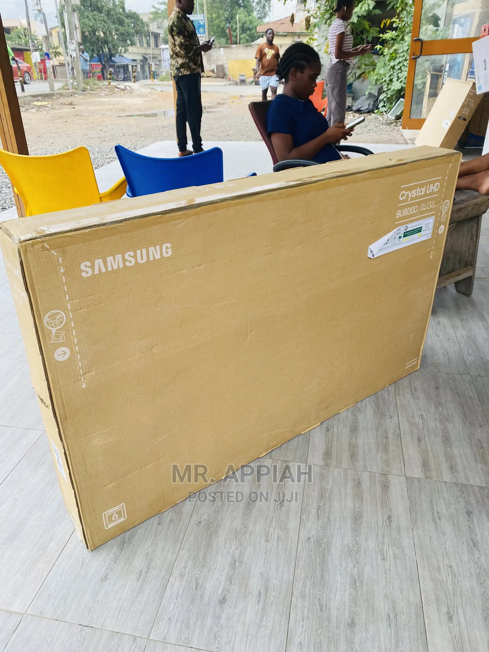 Fabulous Samsung Ua55bu8000 55 Inch(Black)Uhd Glossy Tv.