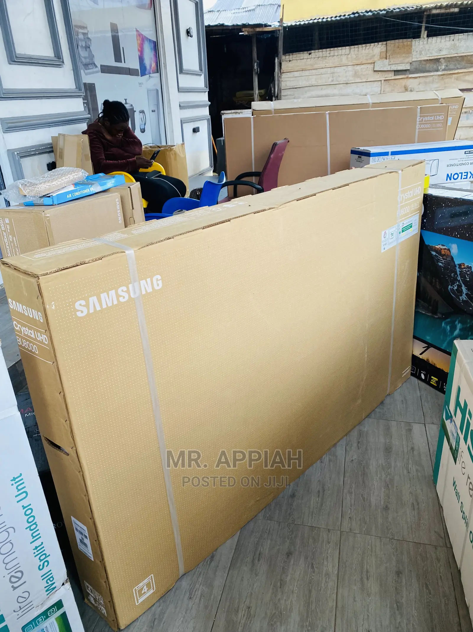 Slim Sleek Samsung 75” With Dynamic Crystal Color 75cu8000.