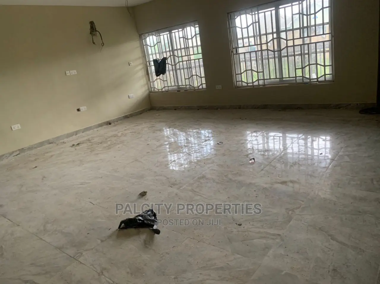 10bdrm House in Atonsu Esereso, Kumasi Metropolitan for sale
