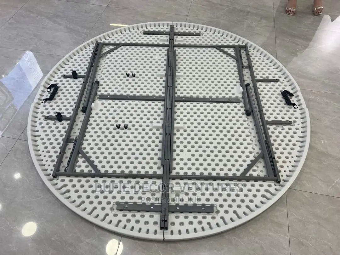 Metalic Plated Round Table