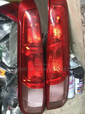 Nissan X-Trail 03 Taillight