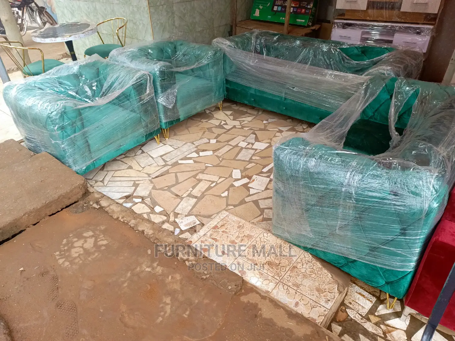 Kings Turkish Sofa Set Available as Seen. Free Deli