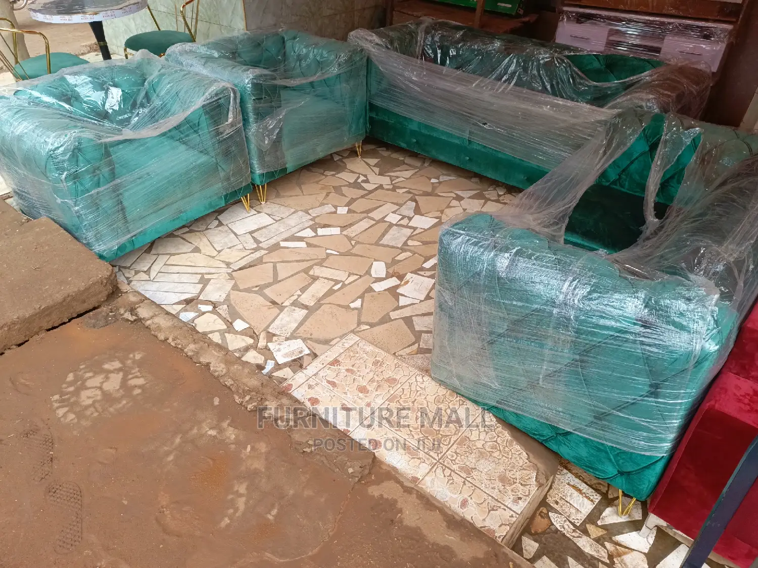 Kings Turkish Sofa Set Available as Seen. Free Deli