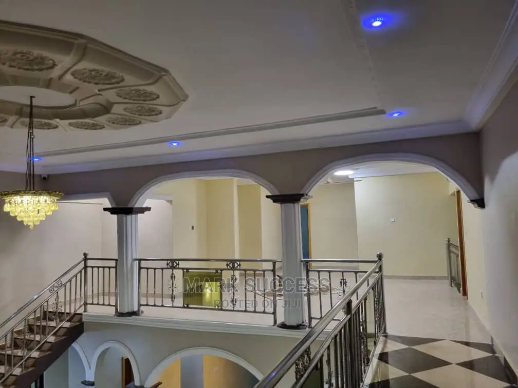 5bdrm Duplex in Budumburam for sale