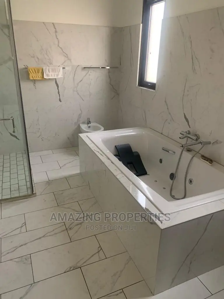 5bdrm House in A&C Mall Area for rent