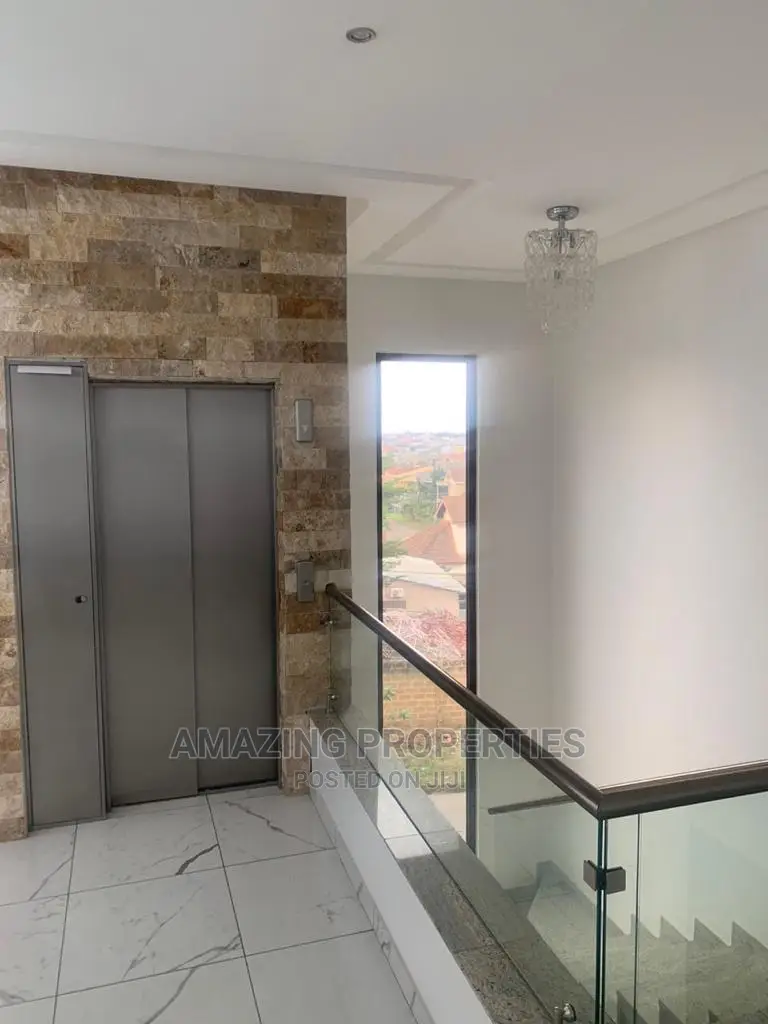 5bdrm House in A&C Mall Area for rent