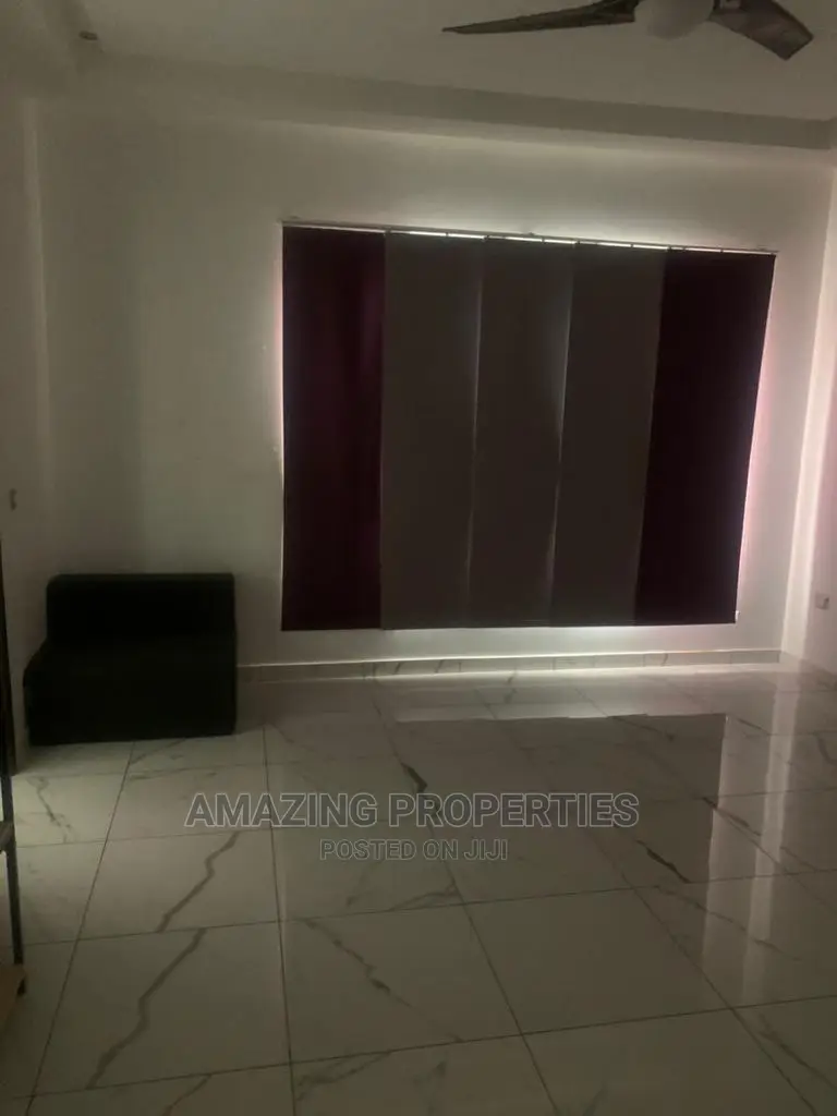 5bdrm House in A&C Mall Area for rent