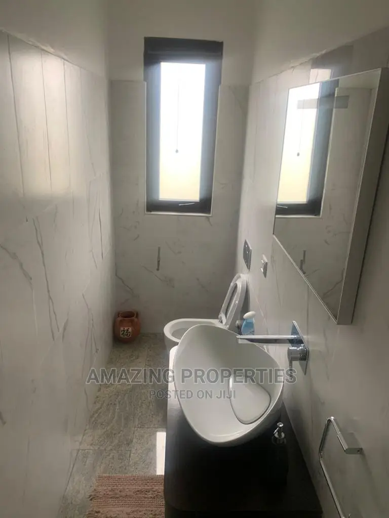 5bdrm House in A&C Mall Area for rent