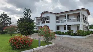 5bdrm House in Dzorwulu for rent