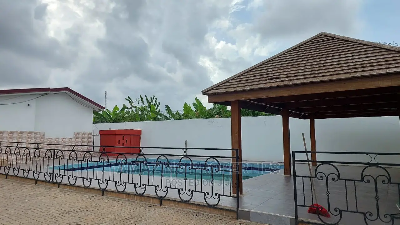 5bdrm House in Dzorwulu for rent