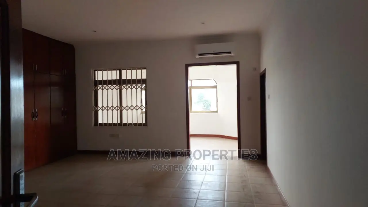 5bdrm House in Dzorwulu for rent